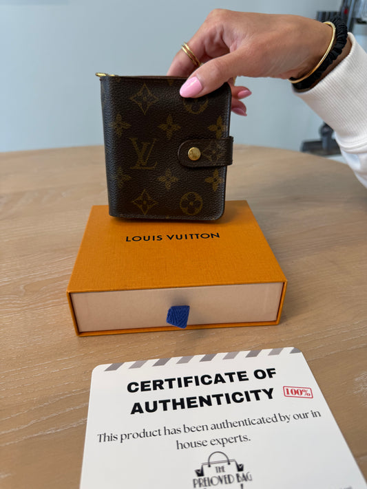 Authentic Louis Vuitton monogram bi fold wallet with zipper coin pouch and original box !!
