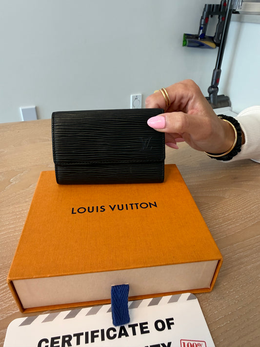 Authentic Louis Vuitton Epi 6 key ring holder in box !