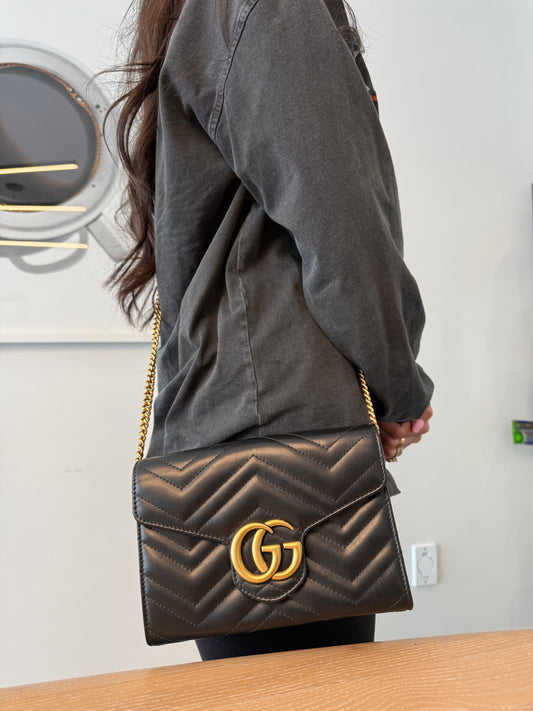 Authentic Gucci Marmont Chevron Medium Crossbody envelope bag with original strap ! Unbelievable preloved condition! $2700 + tax retail!!!!