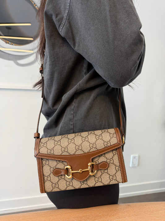 Authentic Gucci Horsebit 1955 adjustable strap magnetic buckle closure crossbody bag in 9 9.5/10 condition absolutely pristine fits all phones etc over $2000 retail!