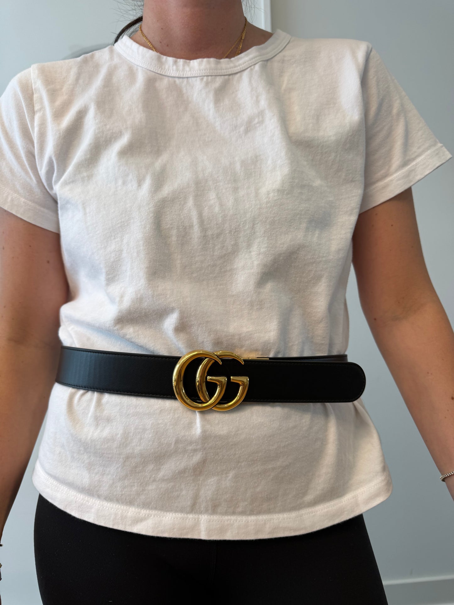 Authentic Gucci Supreme size 85 reversible supreme and black pristine condition!!! Fits small and medium! Retail is $770 plus tax !!