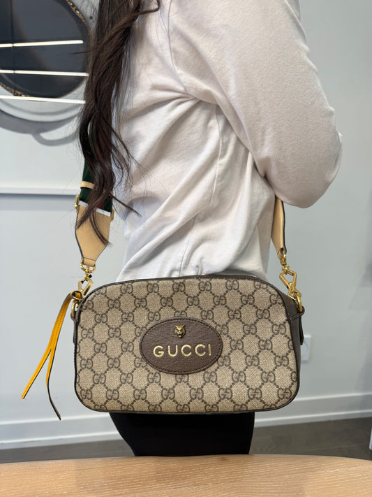Authentic Gucci Supreme Adjustable Ophidia Strap Neo GG Crossbldy Zipper top Retwil is over $3000!! Floral rare interior