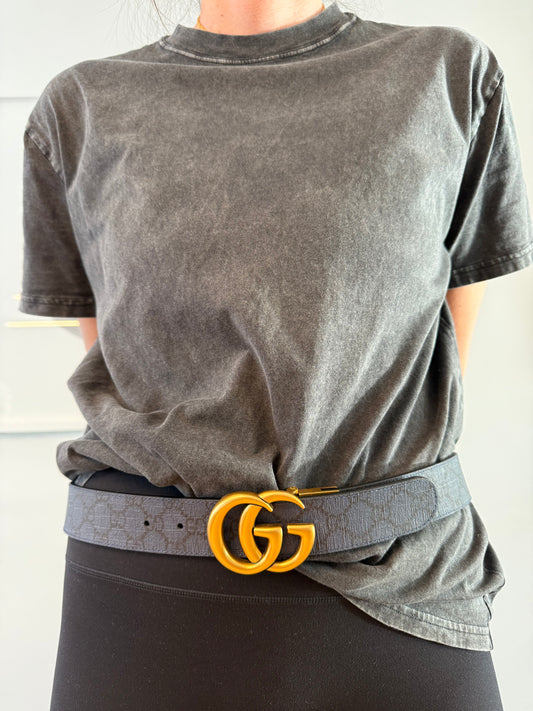 Authentic Gucci Marmont Navy Supreme Reversible Belt Size 85 fits small and medium like new condition retail way over $800!!