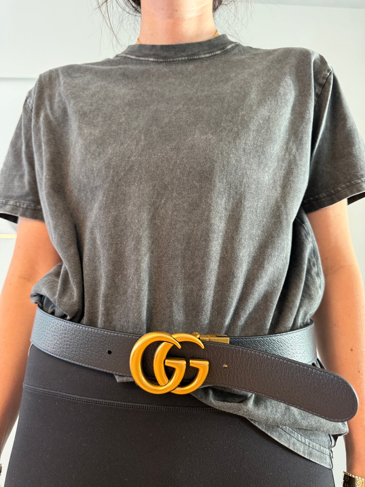 Authentic Gucci Marmont Navy Supreme Reversible Belt Size 85 fits small and medium like new condition retail way over $800!!