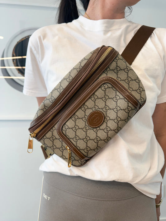 Authentic Gucci supreme double zipper pocket unisex adjustable strap crossbody fannypack ! Retail $2750 fits phones wallets keys makeup etc 9/10Condition!