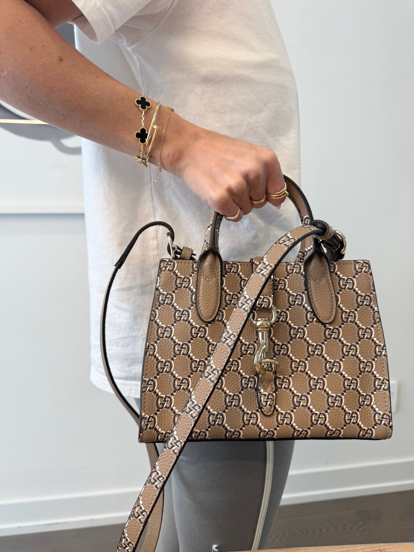 Authentic Gucci GG Calf Skin Heavy Duty Jackie O Nude Tan Taupe 2 Way Top Handle with original strap ! This retailed for over $4500 limited edition print ! Heavy duty leather! Brand new condition inside and out