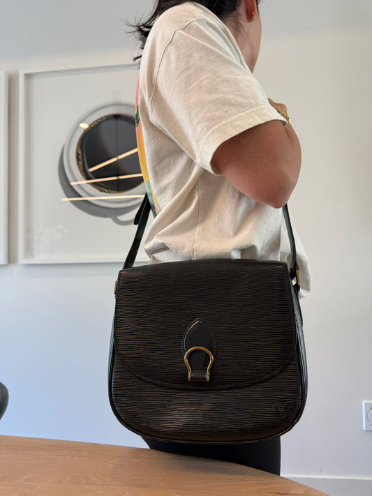 Louis Vuitton epi black st cloud GM adjustable strap crossbody in gorgeous preloved condition