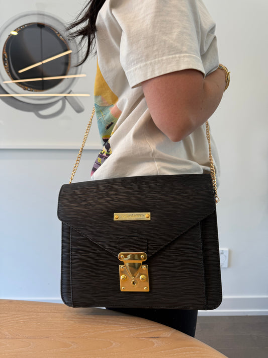 Yves Saint Laurent epi black and gold crossbody clutch with 2 straps in absolute pristine condition and extremely heavy duty