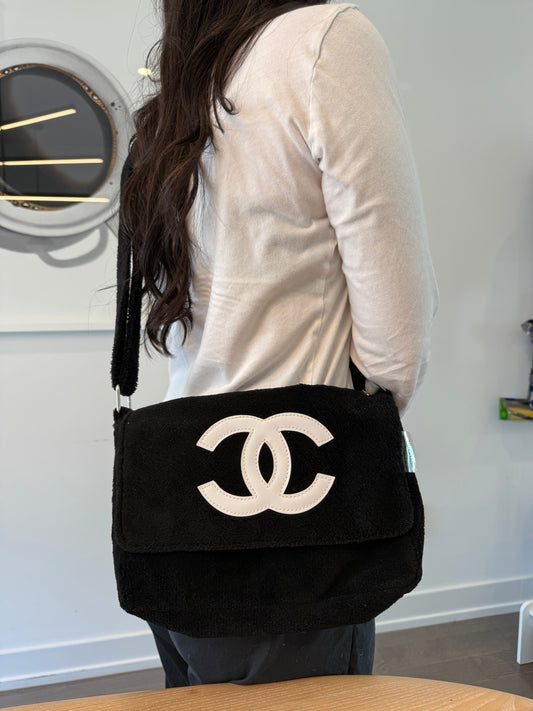 Brand new rare makeup beauty Chanel vip adjustable strap crossbody shoulder magnetic closure bag! Fits everything