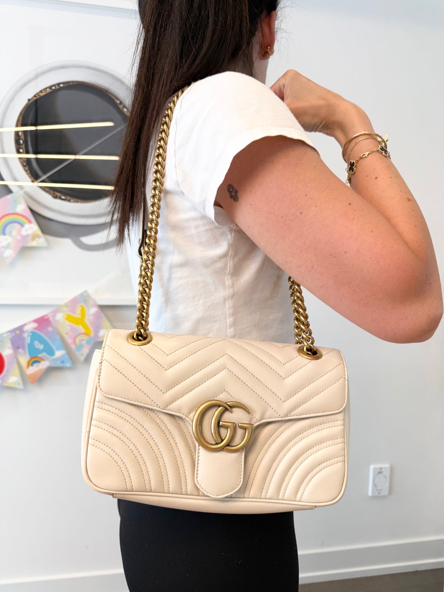 Authentic Gucci Marmont Medium Crème/Gold 2 way crossbody shoulder bag retail $3700 plus tax ! Client used her a few time 9 9.5/10 condition. Over 50% off retail