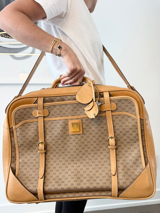 Authentic Gucci 2 Way Top Handle Luggage Set with original strap original key original lock and original removeable portfolio clutch ! Retail was $2500 new. Unbelievable condition