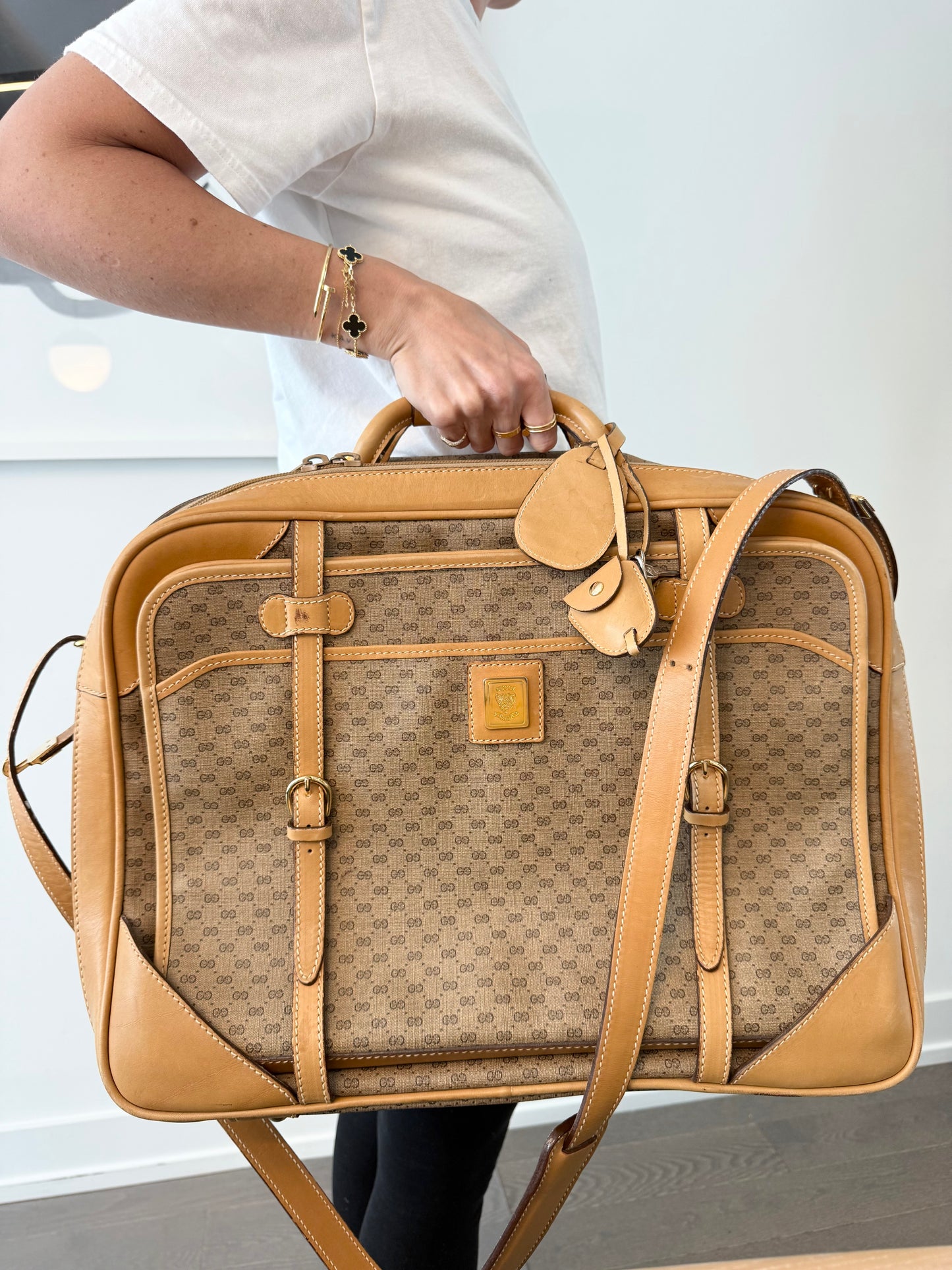 Authentic Gucci 2 Way Top Handle Luggage Set with original strap original key original lock and original removeable portfolio clutch ! Retail was $2500 new. Unbelievable condition