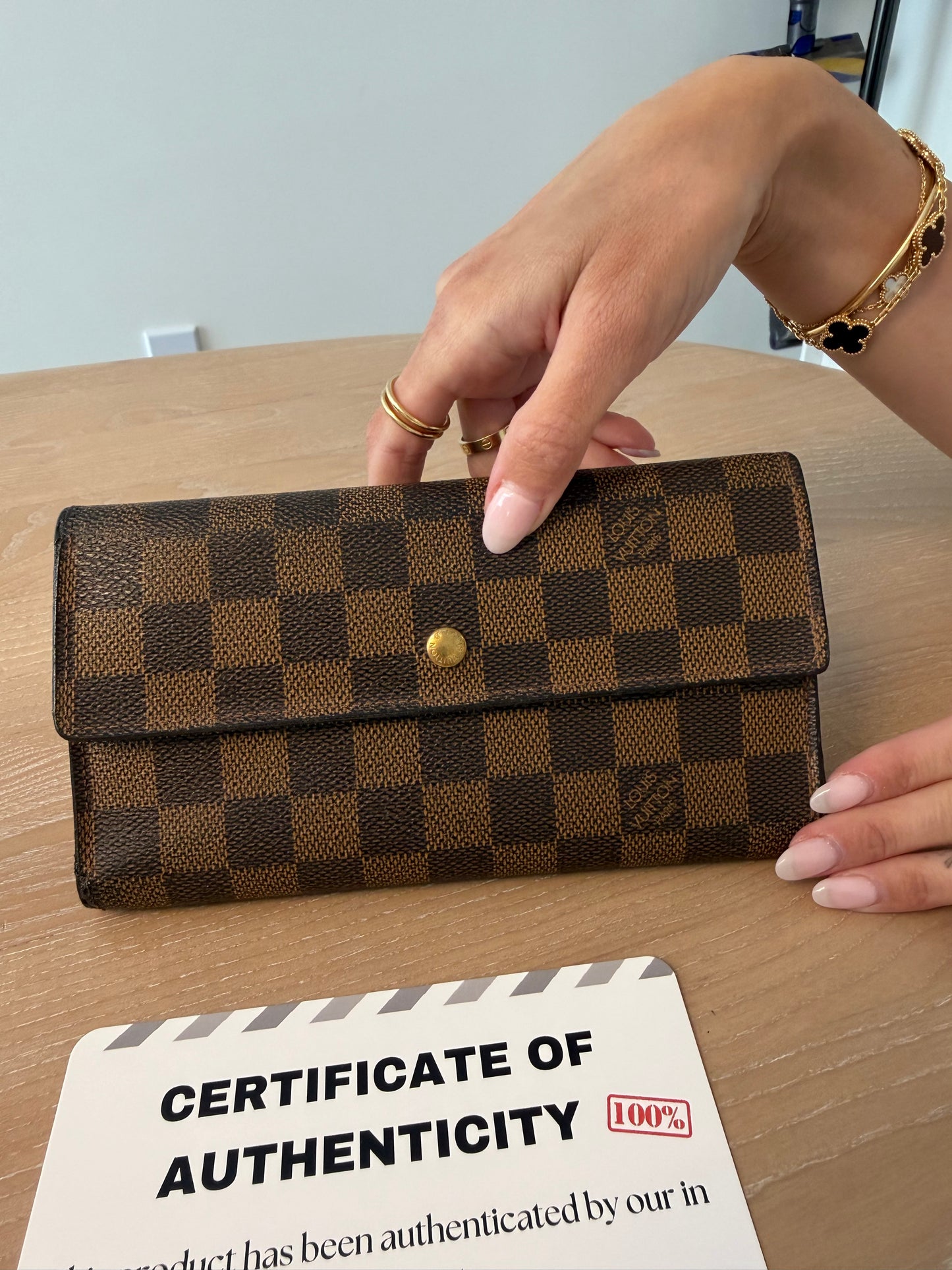 Authentic Louis Vuitton Damier Ebene trifold ! Cheap heavy duty and lots of space