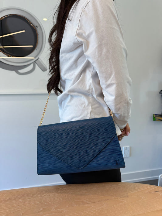 Louis Vuitton blue Epi arts deco Gm crossbody clutch with added strap in gorgeous condition! Fits phones keys wallets makeup etc