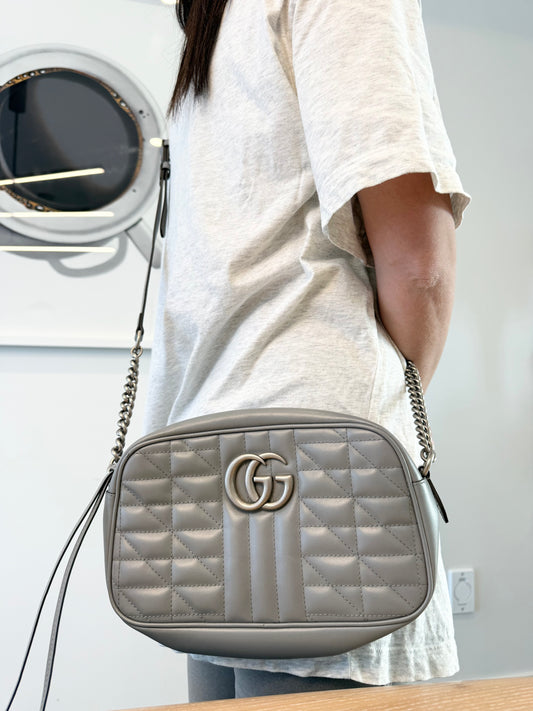 Authentic Gucci Dark Grey / Silver Adjustable Strap Marmont Medium Camera bag! 9.5/10 condition retail $3000+ asking 50% off !