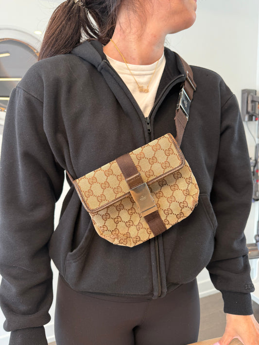 Rare Gucci Canvas adjustable strap unisex crossbody fannypack fits phones keys makeup cards etc