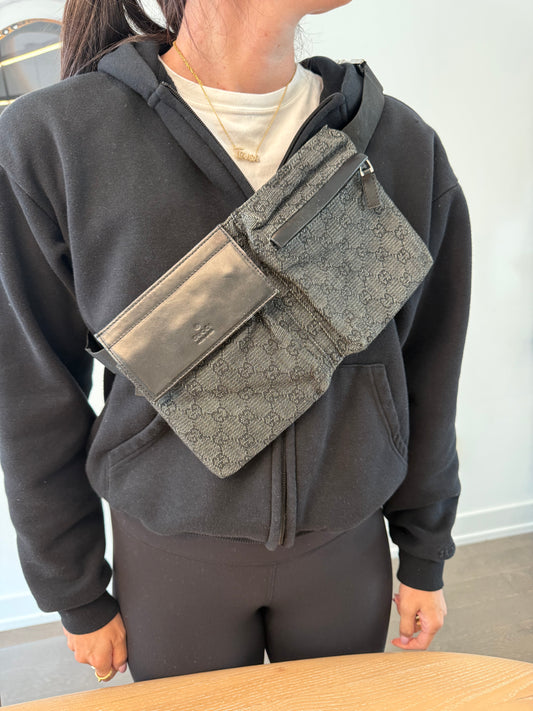 Rare Black Denim Gucci unisex adjustable strap crossbody waistbag in pristine condition ! Fits phones keys cards cash makeup etc