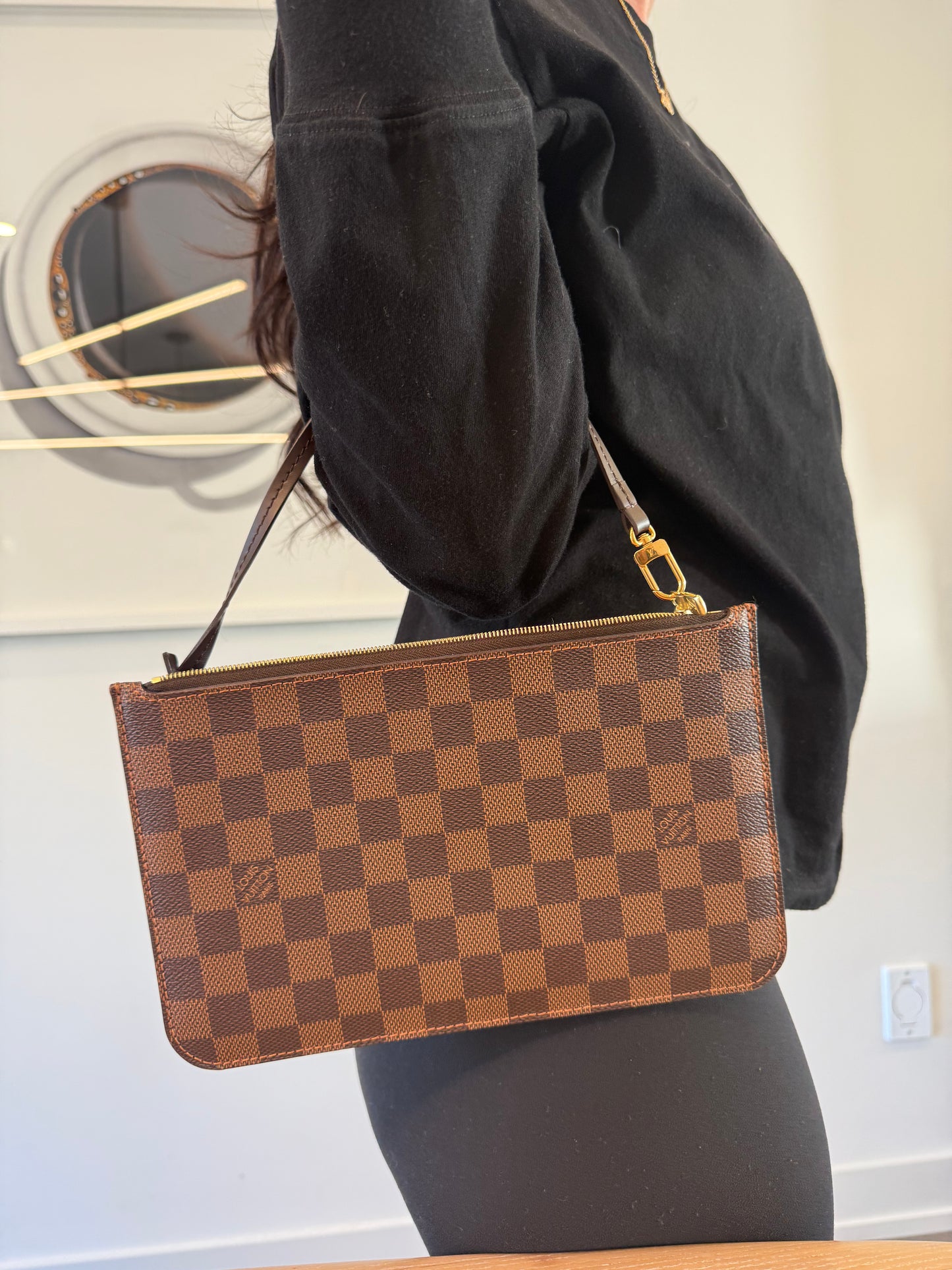 Louis Vuitton damier ebene pochette GM in dustbag with cherry interior in like brand new condition fits phones cards keys makeup lipstick etc literally 9.8/10