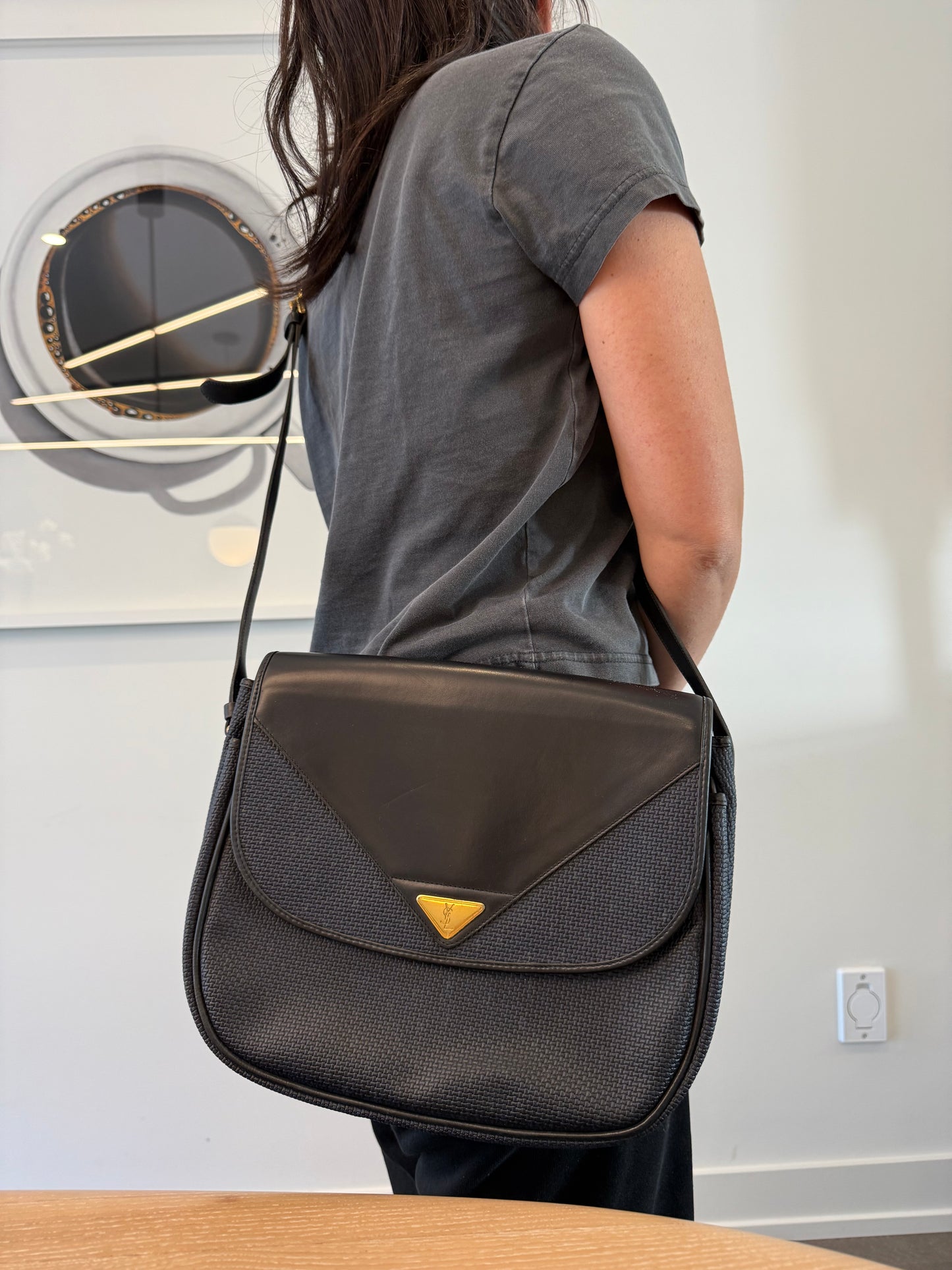 Yves Saint Laurent heavy duty magnetic adjustable strap crossbody bag in dark black / dark navy ! Absolutely gorgeous condition