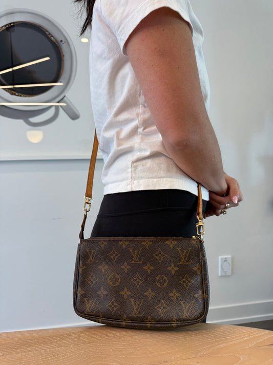 Louis Vuitton Monogram Pochette Accesories with original Thick like new LV crossbody strap! Fits phones keys makeup etc