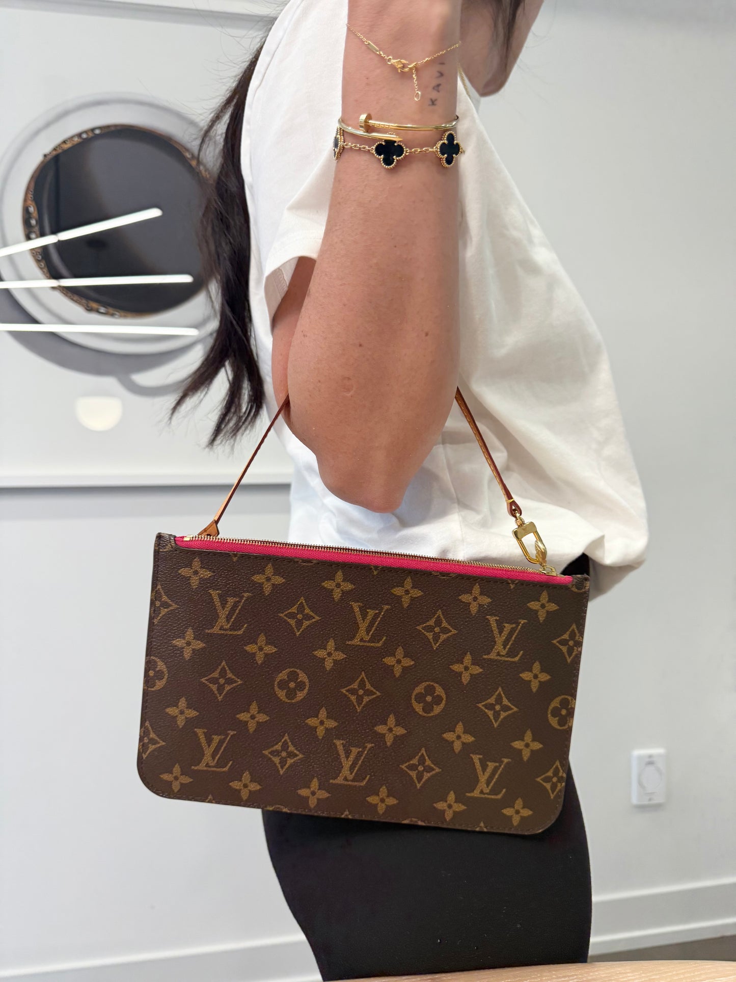 Louis Vuitton monogram pochette Gm with original wristlet and Fuschia interior in pristine condition inside and out