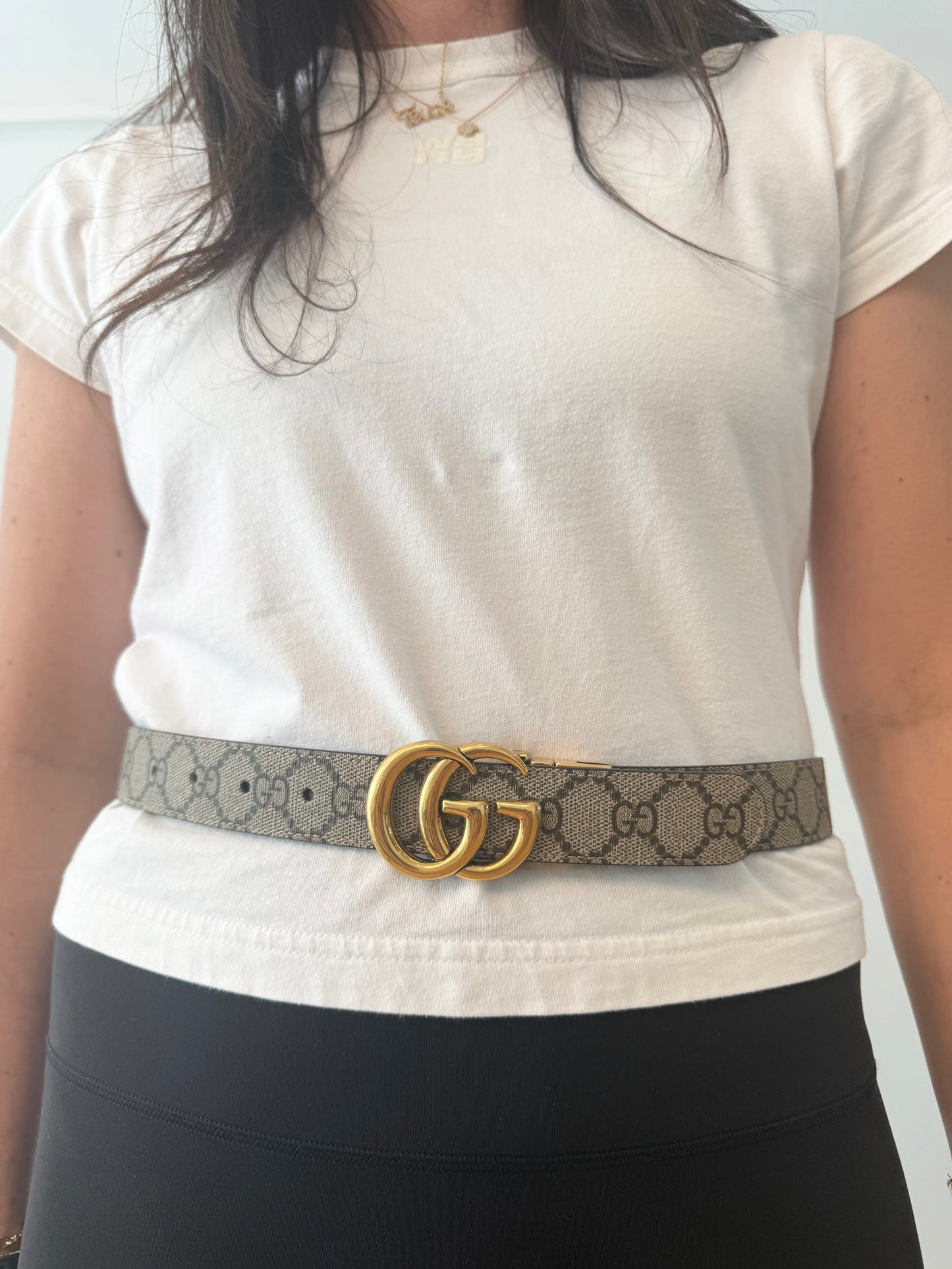 Authentic Gucci Supreme Reversible black size 75 belt fits xs and small like new condition currently at Gucci for $805 plus tax !