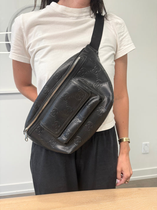 Authentic Gucci GG Guccisima Heavy Duty Black Leather Crossbody Fannypack with adjustable strap! Unisex . Retail was $3750 9/10 condition