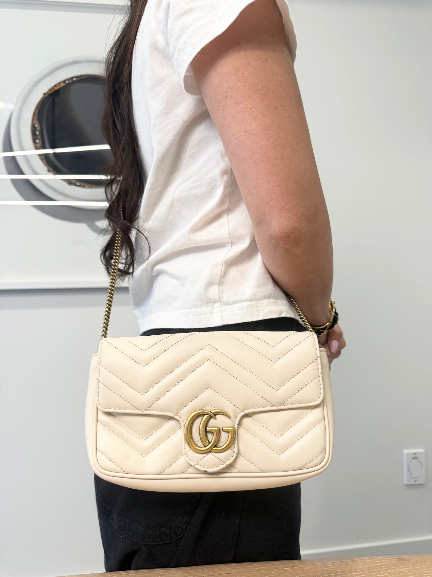 Authentic Gucci Marmont Small Crème / Gold Crossbody In dustbag ! Retail is $2500 Gorgeous condition!