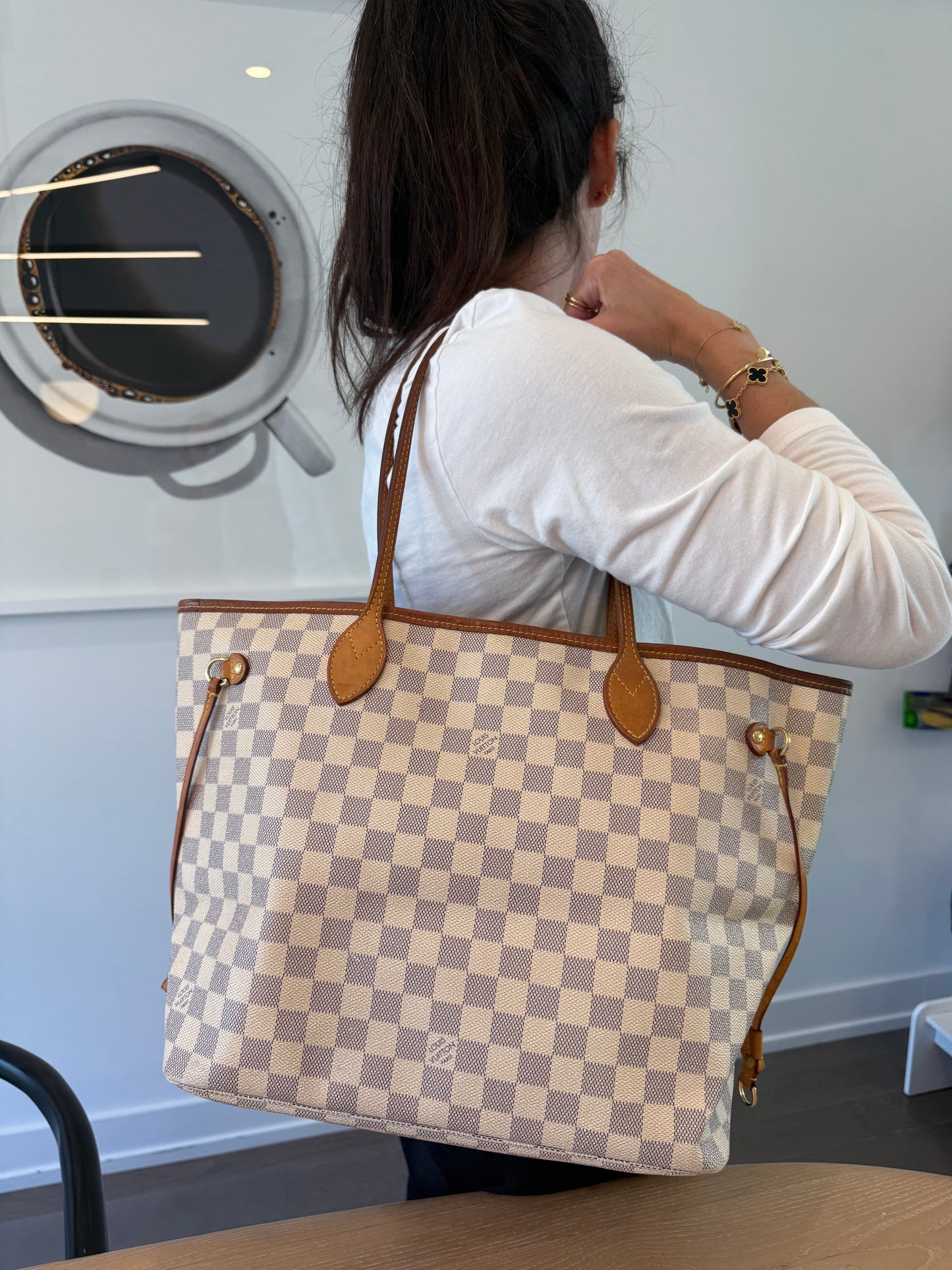 Louis Vuitton damier azur neverfull MM with original dustbag! No rips on the trim with insert!!!