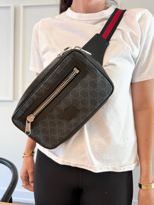 Authentic Gucci Supreme Graphite unisex adjustable strap crossbody fannypack in gorgeous preloved condition in dustbag! Retail $2500!