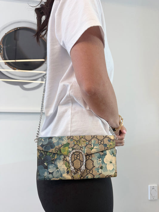 Authentic Gucci Blooms Dionysus wallet with added removeable strap! Extremely rare retail is over $2200