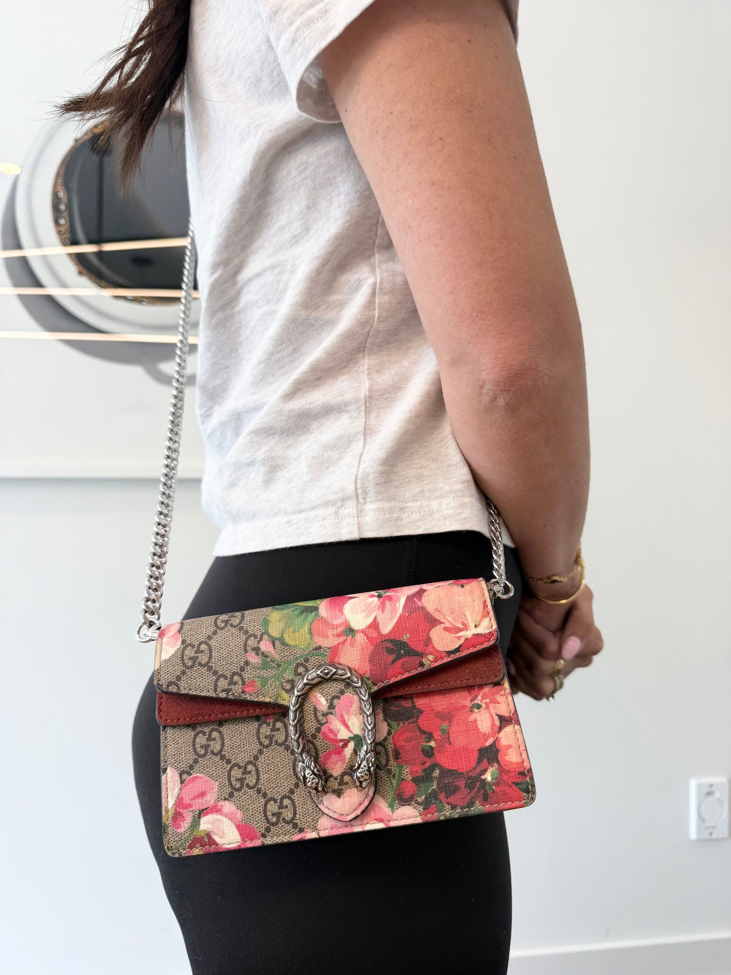 Authentic Gucci small bloom dionysus mini crossbody clutch with added removeable strap fits iPhones retail $2000