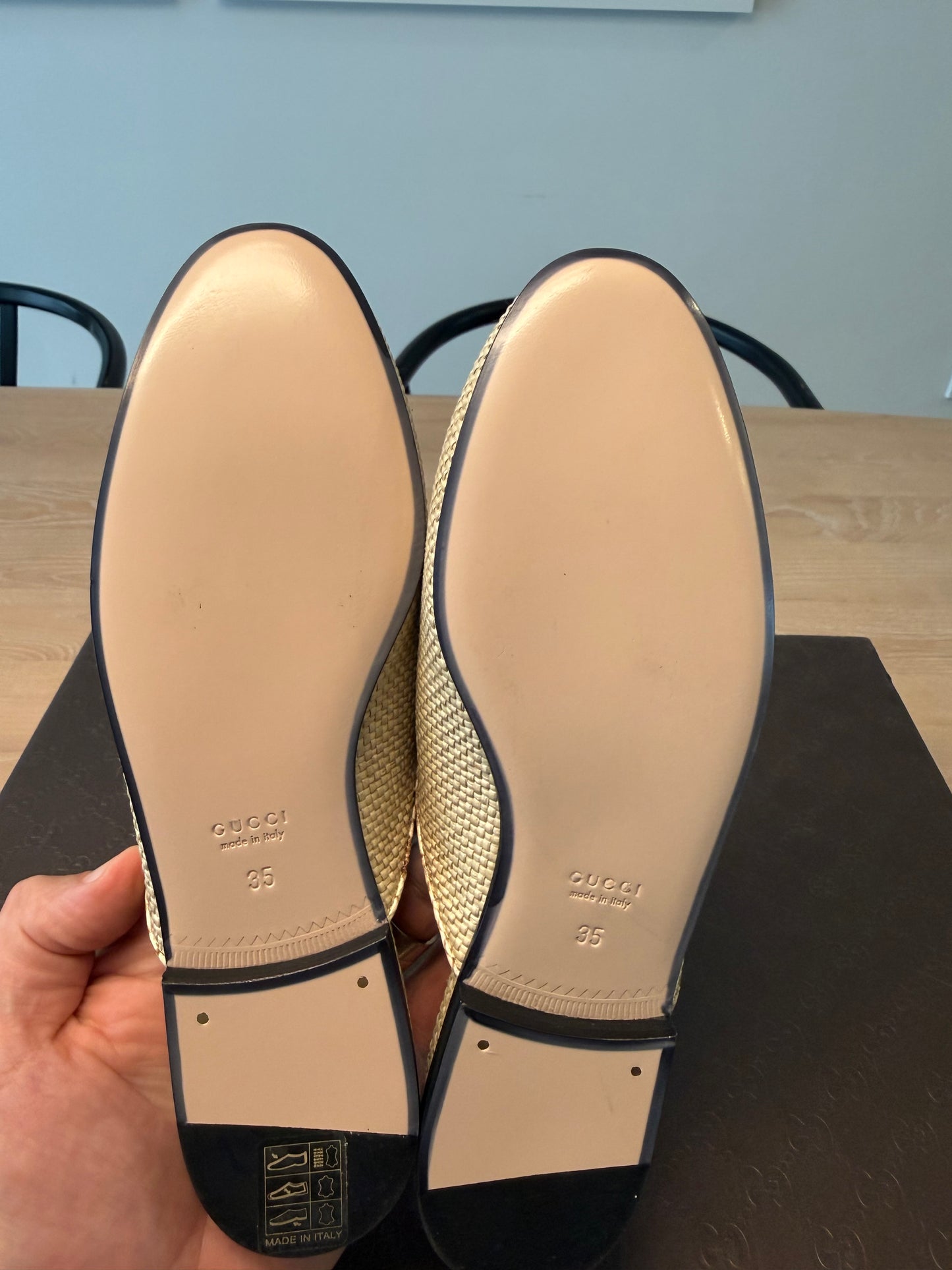 Authentic Gucci Mule Raffia Python trim brand new size 35 women’s flats ! Retail $2200