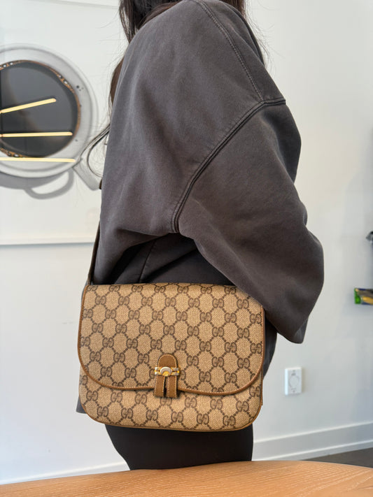 Gucci supreme adjustable strap multiple compartment crossbody bag in gorgeous preloved condition! Fabric soft interior fits phones wallets keys makeup etc