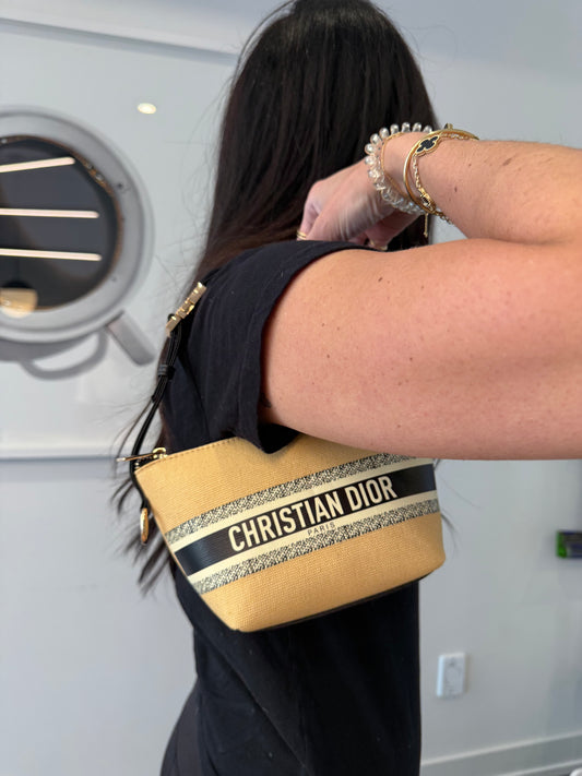 Rare Brand new limited Edition Christian Dior Beauty pochette shoulder zipper top bag with shoulder strap for crossbody ! Fits phones keys wallets makeup etc