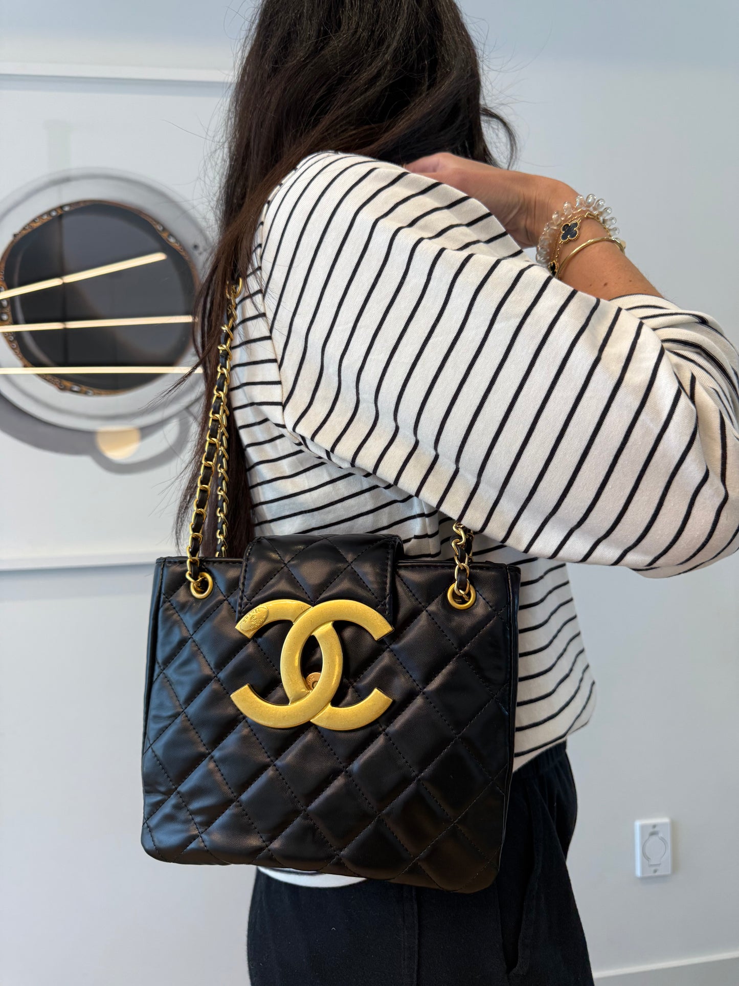 Like new Chanel makeup quilted CC adjustable strap 2 way crossbody shoulder bag with magnetic top is pristine! She’s a rare makeup vip piece with original strap! Fits phones keys water bottles wallets makeup etc