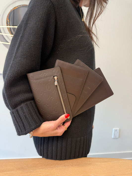 Rare Louis Vuitton chocolate vernis travel passport organizer ! Cards cash coins passports etc